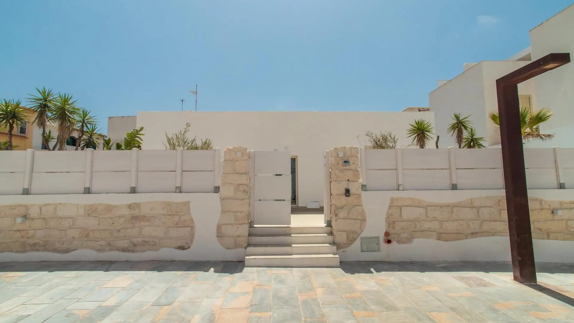 Le Grotte Hotel Lampedusa 0*,  Italy