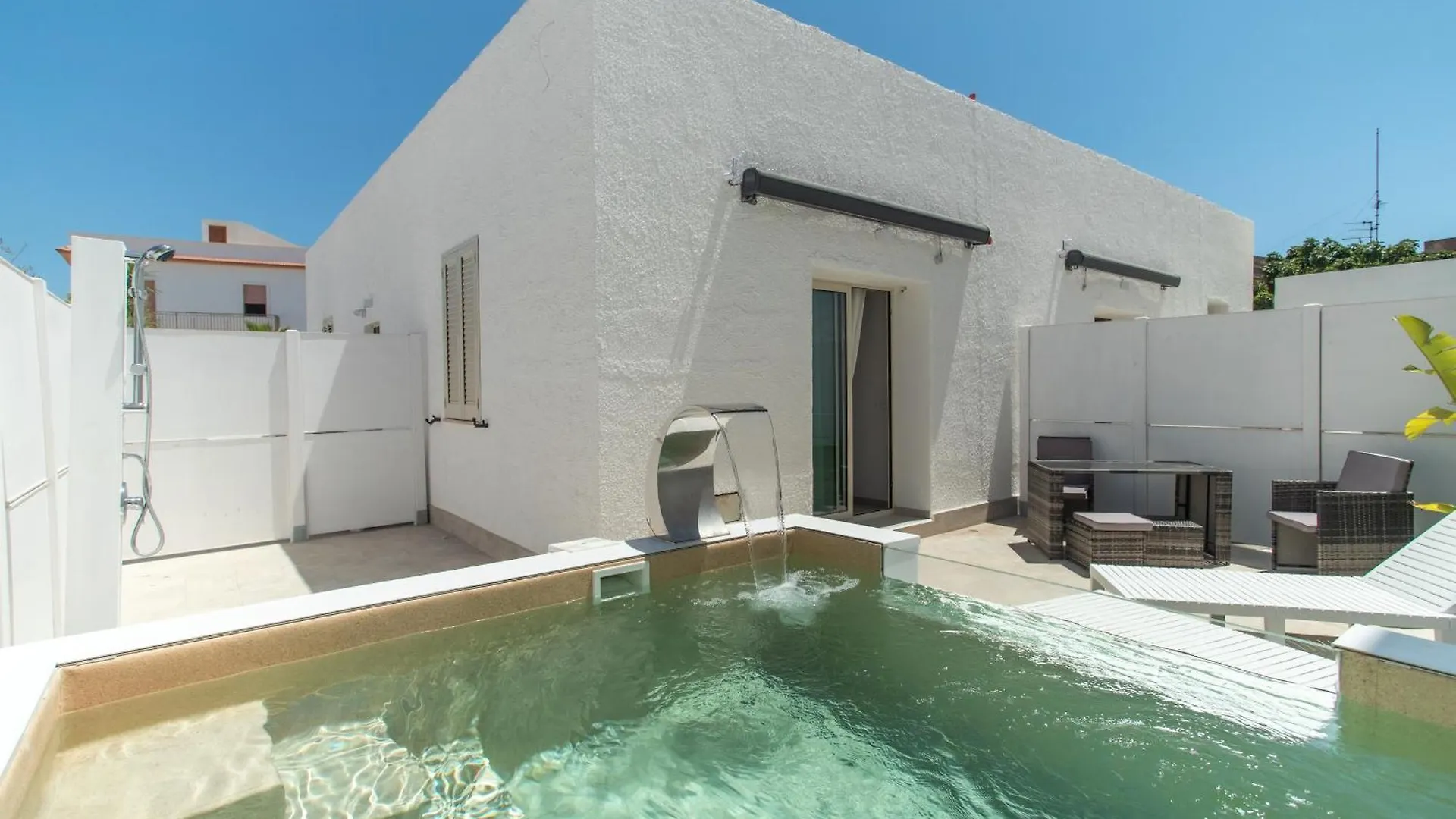 Le Grotte Hotel Lampedusa 0*,  Italy